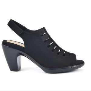 Croft and Barrow with Ortholite eco - Woman’s Cage Heels Size 9.5 wide - Black